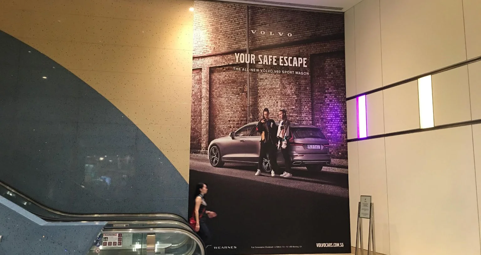 One Raffles Quay Escalator Wall advertising — 3.62m x 5.70m portrait wall